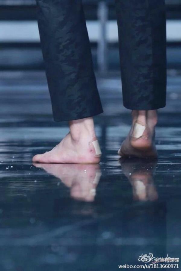 传杨幂撮合李易峰唐嫣 李易峰唐嫣公开穿情侣装