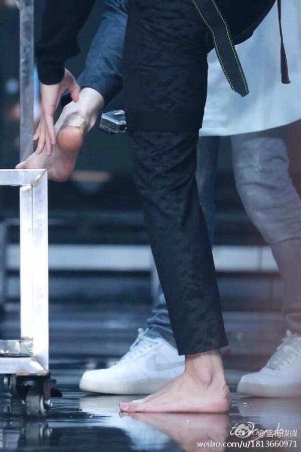 传杨幂撮合李易峰唐嫣 李易峰唐嫣公开穿情侣装