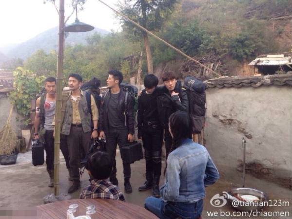 传杨幂撮合李易峰唐嫣 李易峰唐嫣公开穿情侣装