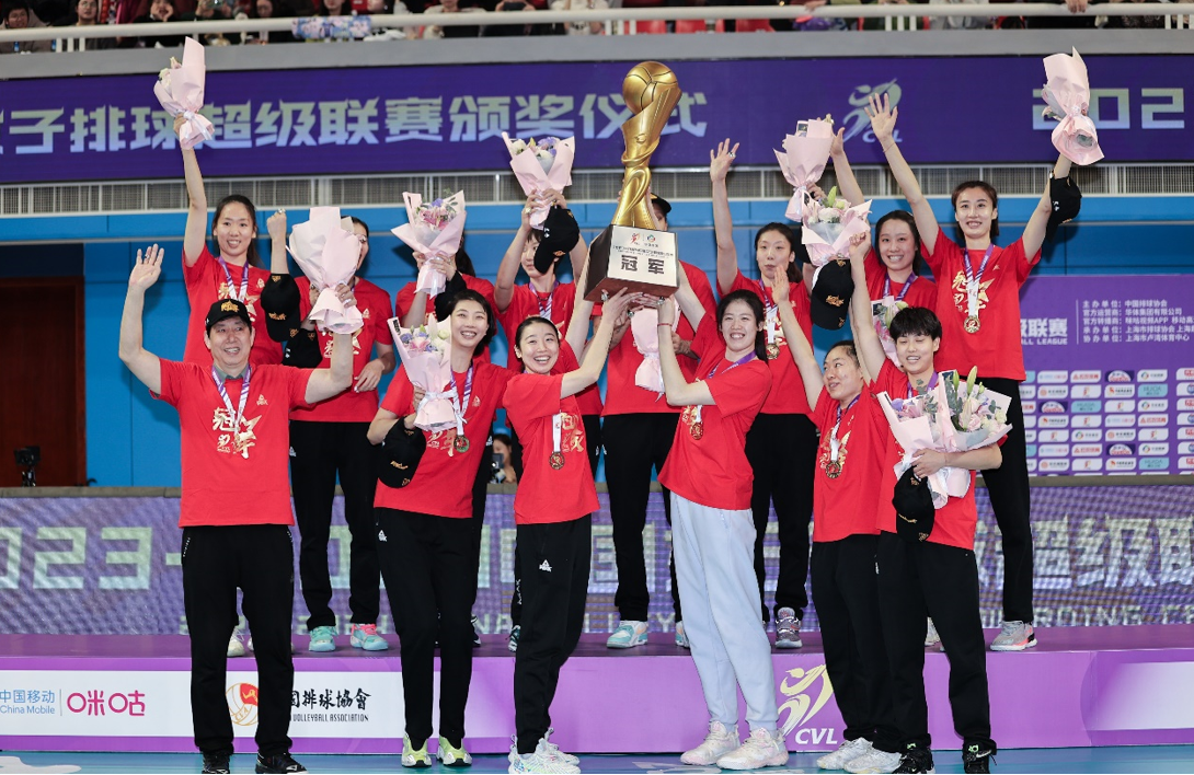 立春日迎“十六冠王”载誉抵津 天津体育繁花盛开_fororder_5