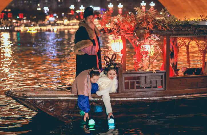 文旅消费调研行丨成都：新旧之间 让文旅消费回归城市生活