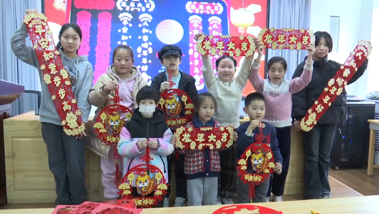 石家莊市鹿泉區：巧手DIY 春聯送祝福_fororder_3