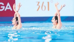 多哈游泳世錦賽中國花遊摘金 雙胞胎姐妹花再圓冠軍夢