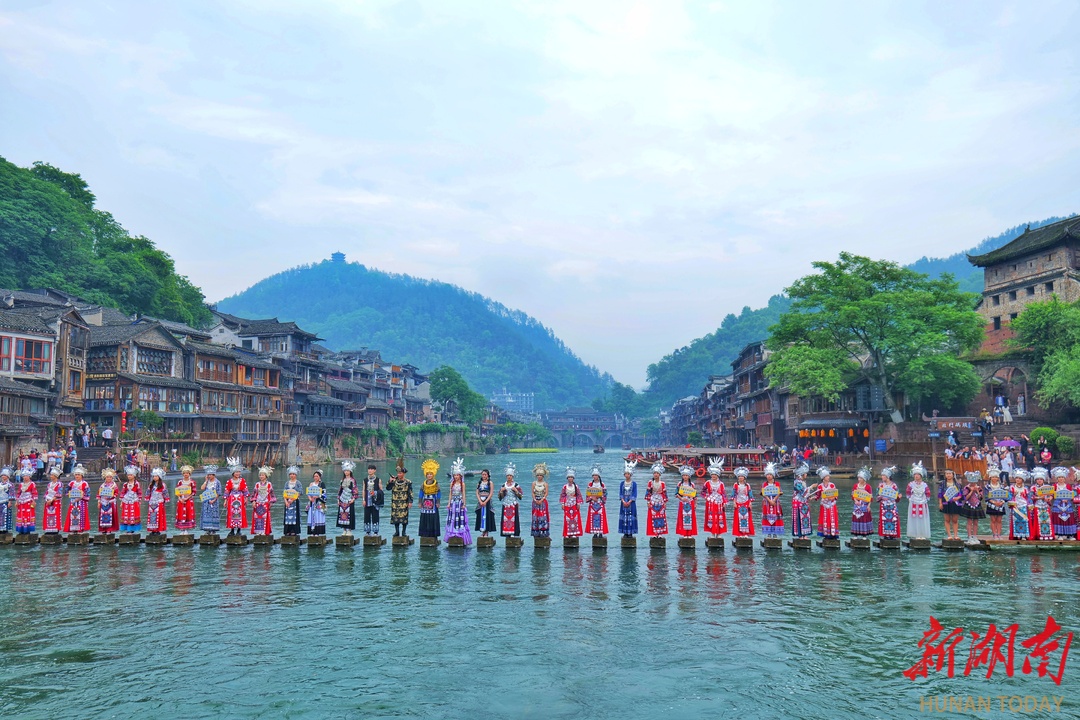 凤凰古城旅游区确定为国家5A级旅游景区