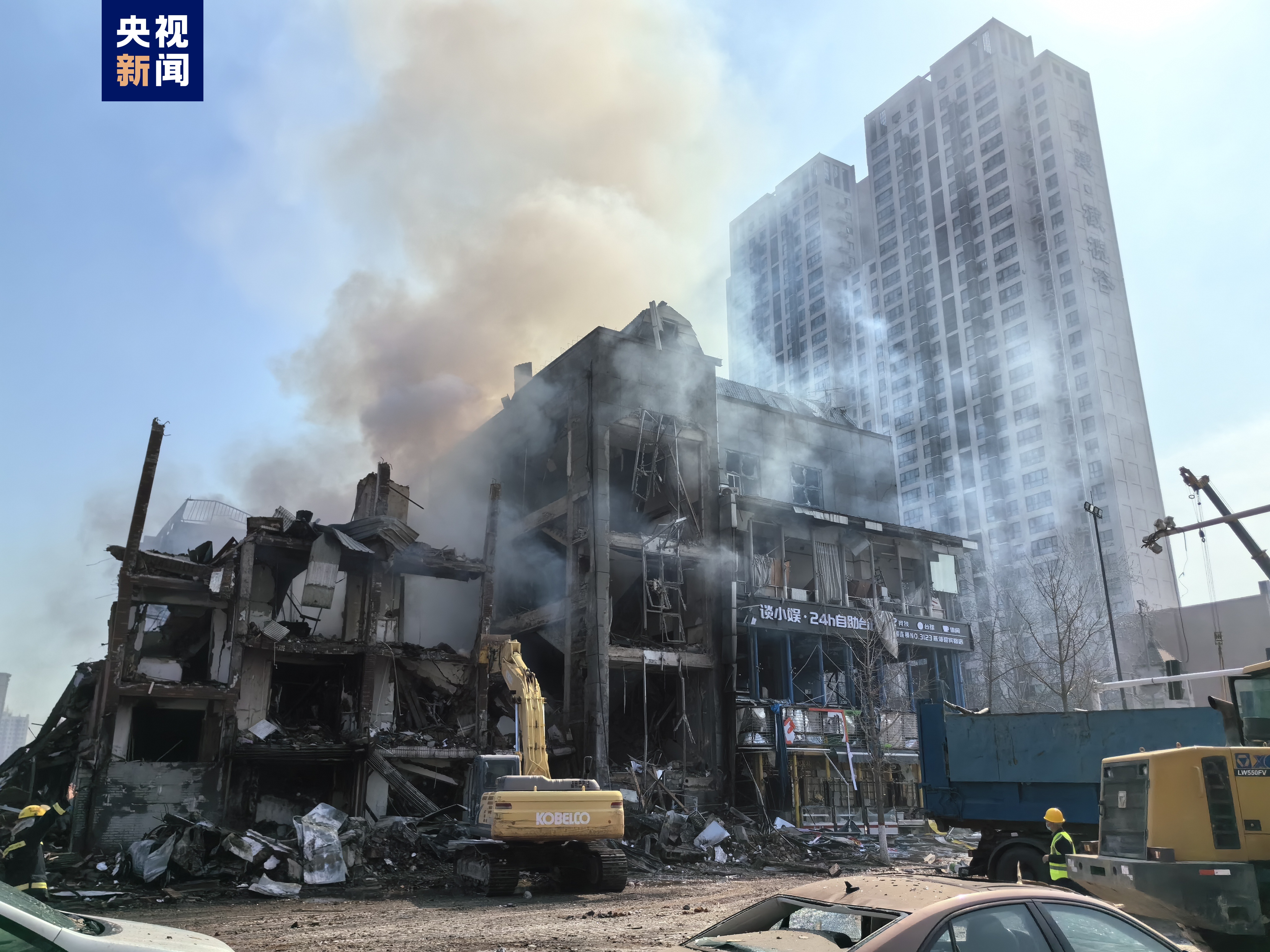 河北廊坊商铺发生爆炸起火目前火势得到有效控制