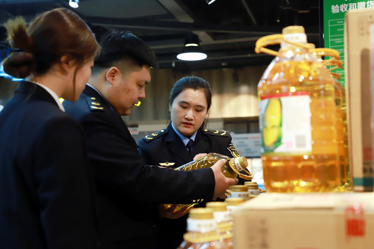 沧州孟村：“315”在行动 让消费者放心进商超_fororder_图片1