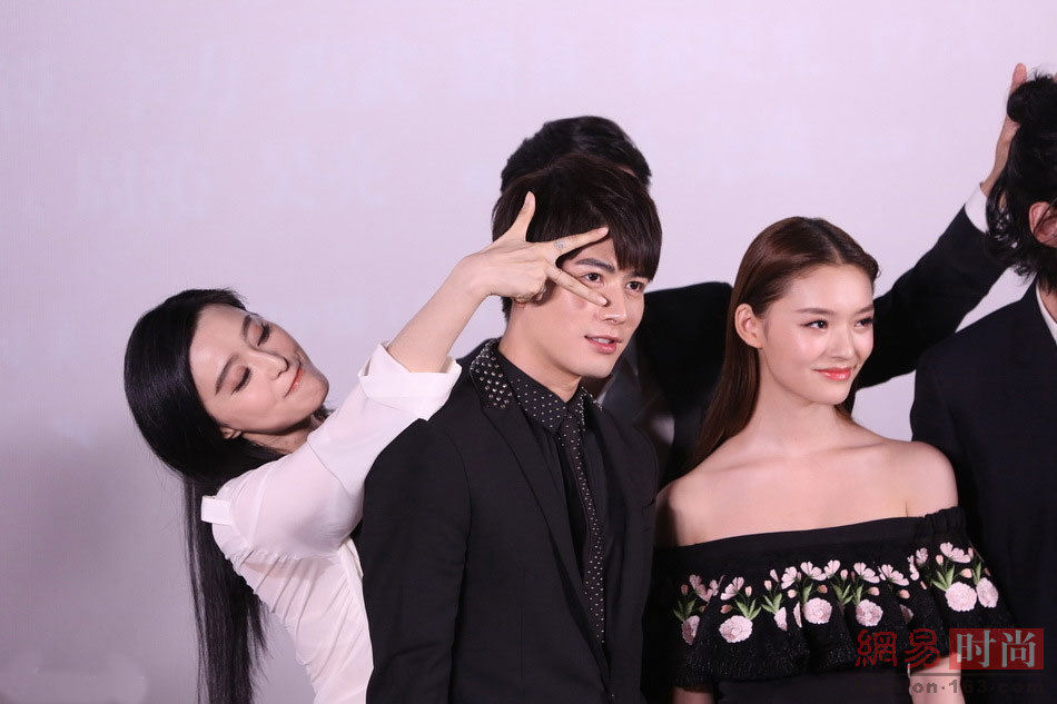 活久见!15岁年龄差林允与范冰冰同框却完败