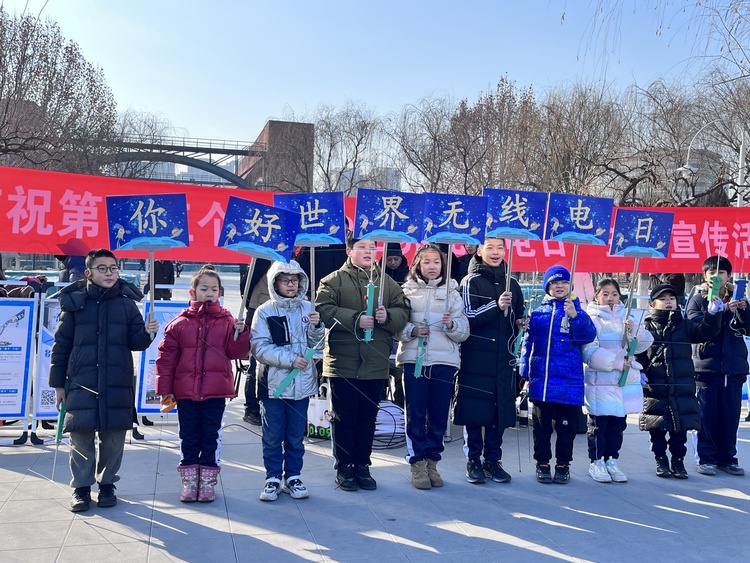 图片默认标题_fororder_图为活动现场。董丽荣