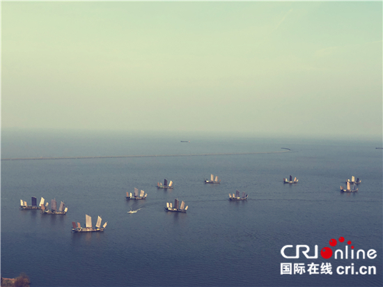 圖片默認標題_fororder_昔日漁民的船依然停泊在太湖上  成為太湖的景點 攝影楊瓊_副本