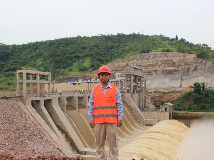 资讯有故事︱新春走基层 刚果（金）宗戈二期水电项目：“中国之光”点亮金沙萨夜空