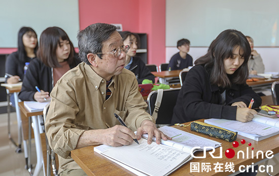 71歲日本老人來長春學漢語