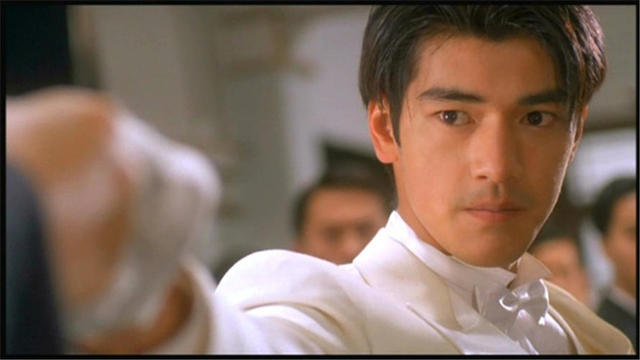 在每个少女心中，都会住着一个金城武_娱乐_腾讯网