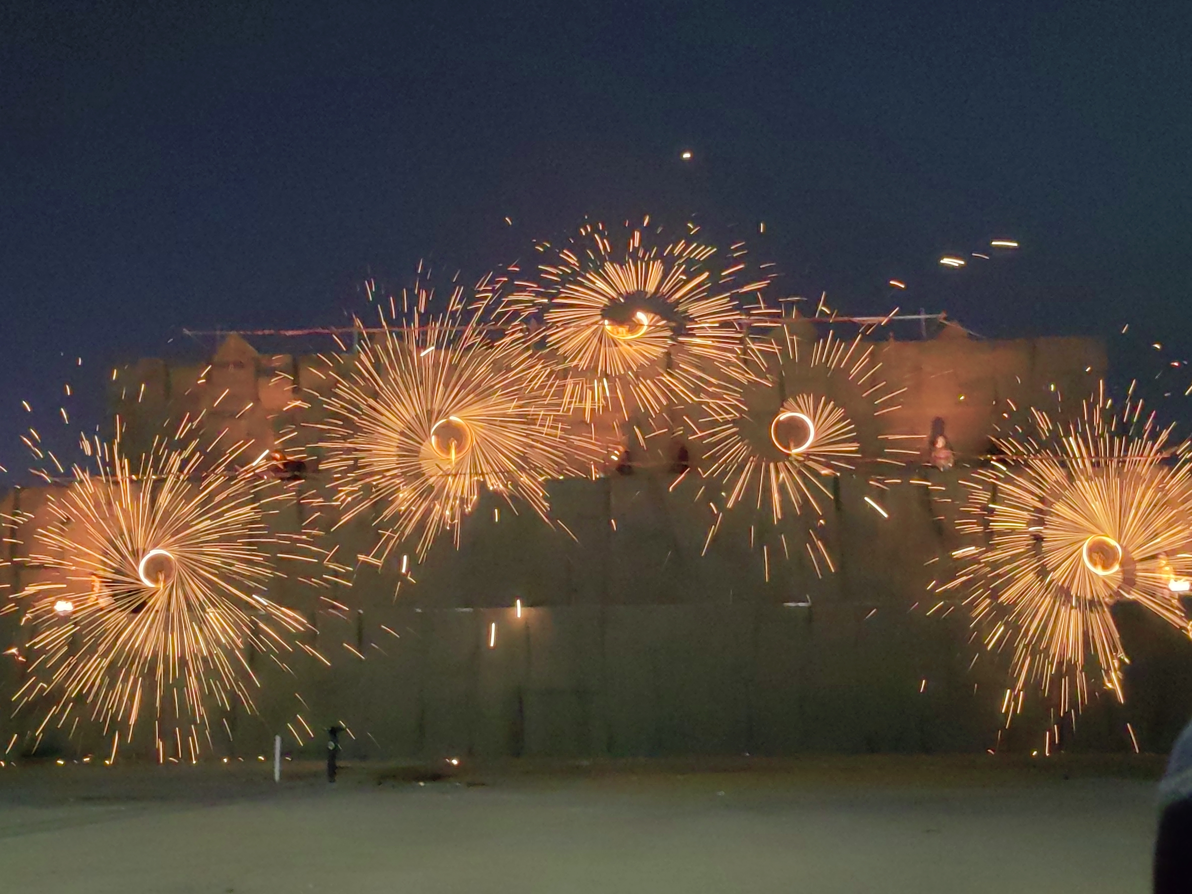 天津小站：千年非遗“打铁花” 火树银花贺新春_fororder_1