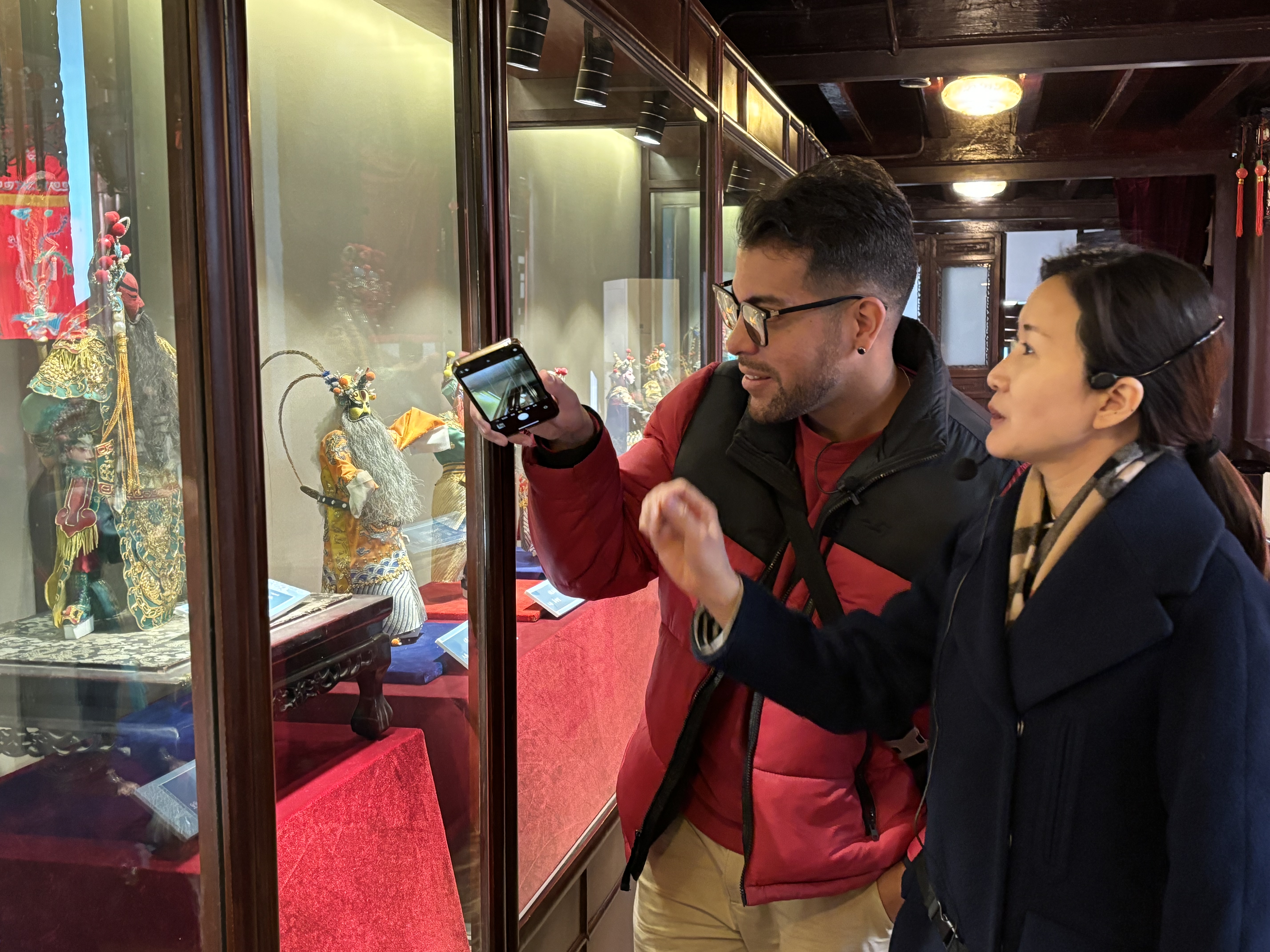 “醉美”在天津 委内瑞拉友人过“津味”大年_fororder_1