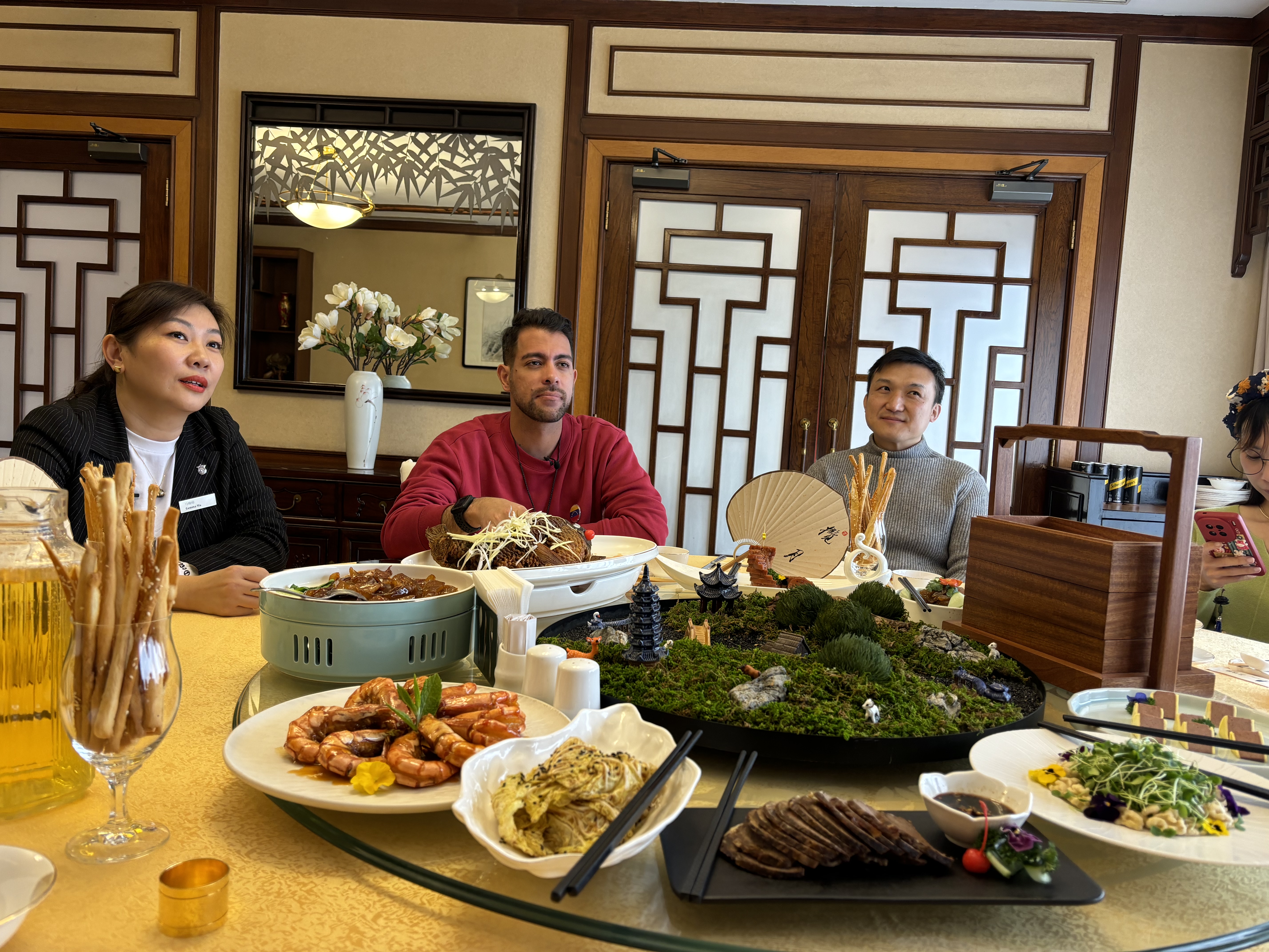 “醉美”在天津 委内瑞拉友人过“津味”大年_fororder_1