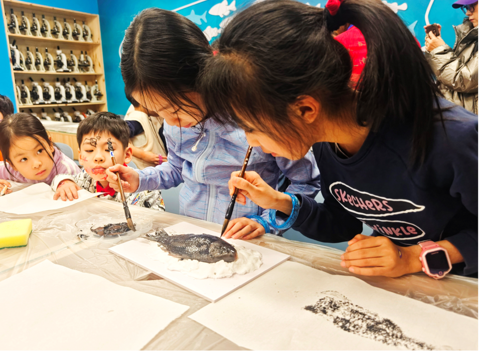 天津自然博物馆馆长张彩欣祝全球朋友春节愉快_fororder_3