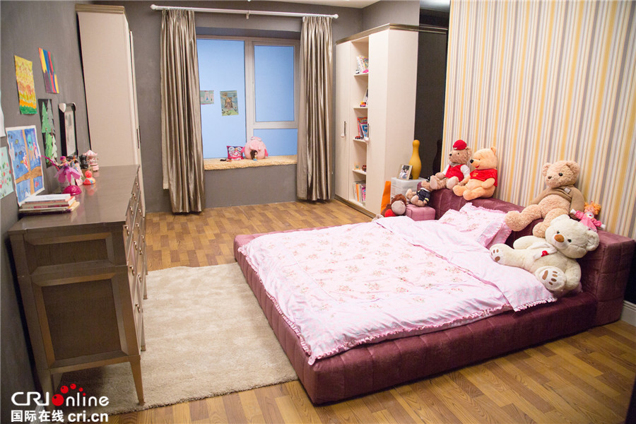 巫启贤加盟《百变吧星居》 遭女儿吐槽现场“喷泪”