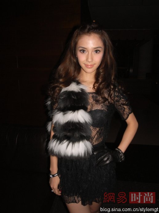 angelababy早期日本走秀 和现在判若两人