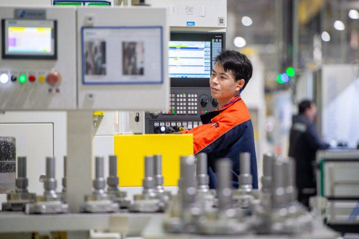 春节期间浙江1210家重点企业不停产、183个重大项目不停工_fororder_1759003396247011328_720px