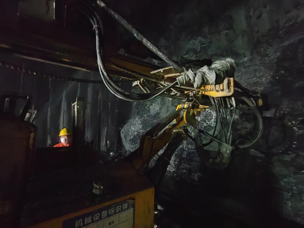 春节假期不停工 陕西交控安岚项目建设忙_fororder_图片2