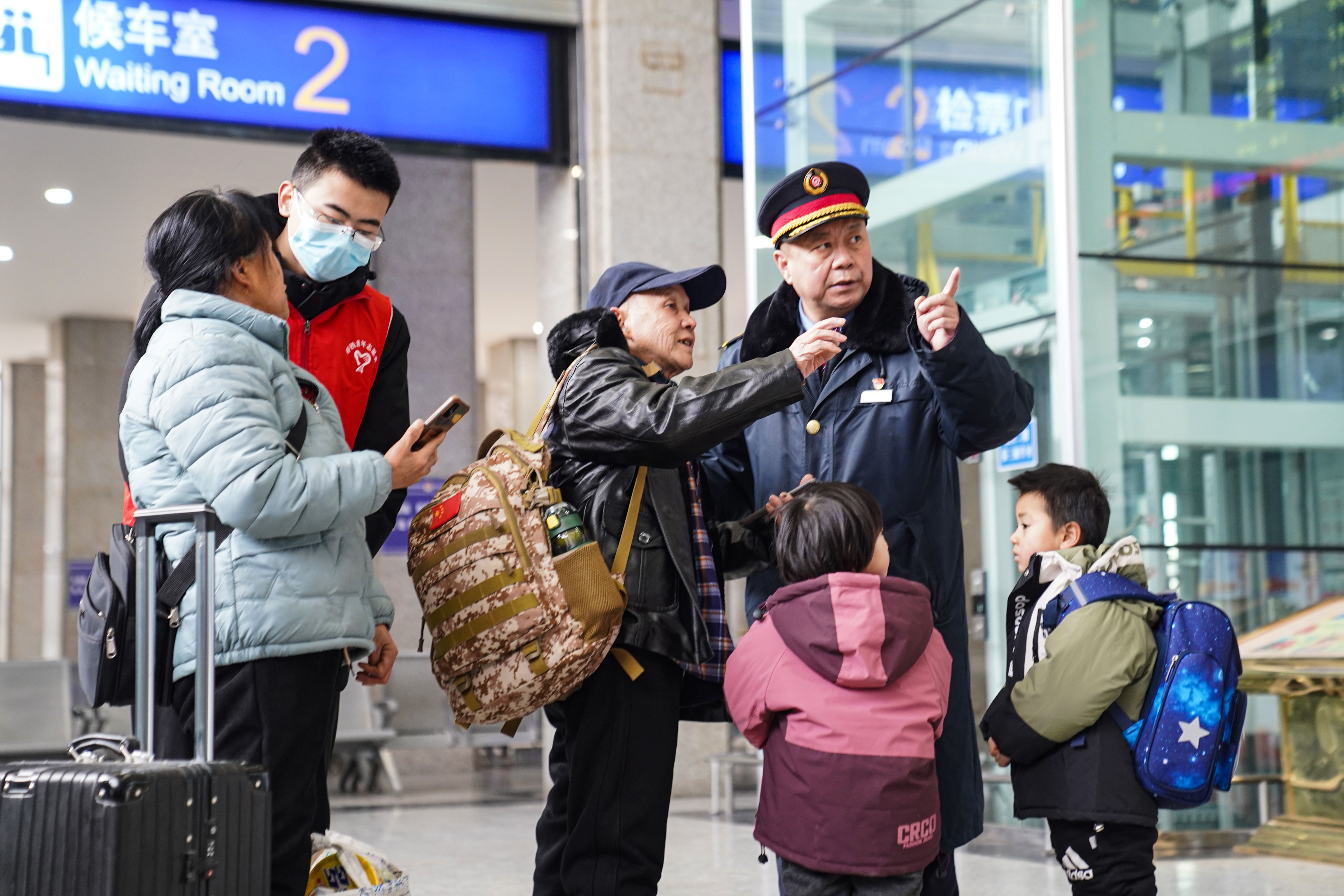 国铁郑州局春节假期累计发送旅客433.4万人次 单日78万人次创客发新高