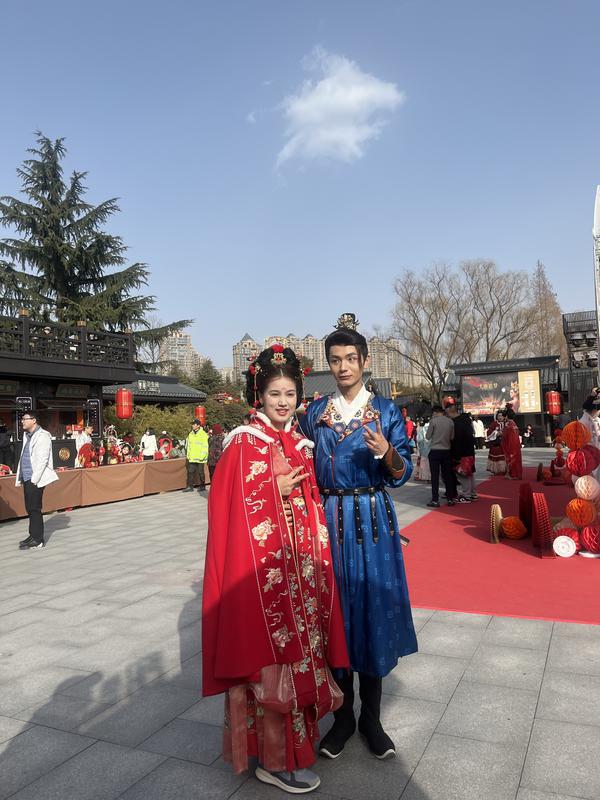 国潮正当时 汉服成顶流