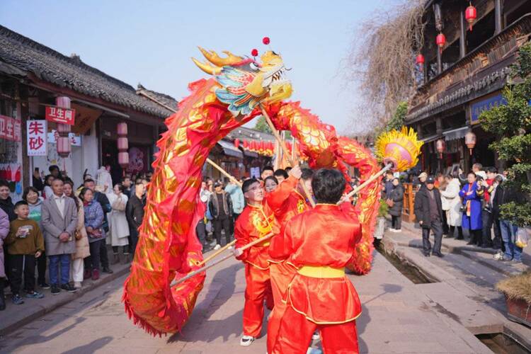 （转载）成都龙泉驿区春节假期接待游客248.70万人次 实现旅游收入超15亿元