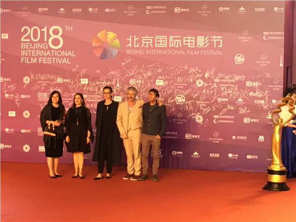 天坛奖入围影片《证言》剧组_fororder_微信图片_20180422183534_副本