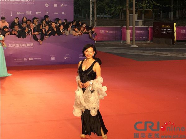 接下来是今晚的颁奖嘉宾： 陈冲_fororder_微信图片_20180422183649_副本_副本1