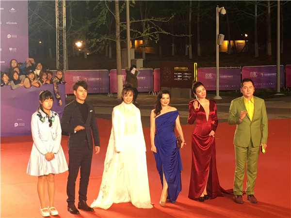 《人质列车》剧组 有黄奕_fororder_微信图片_20180422191047_副本