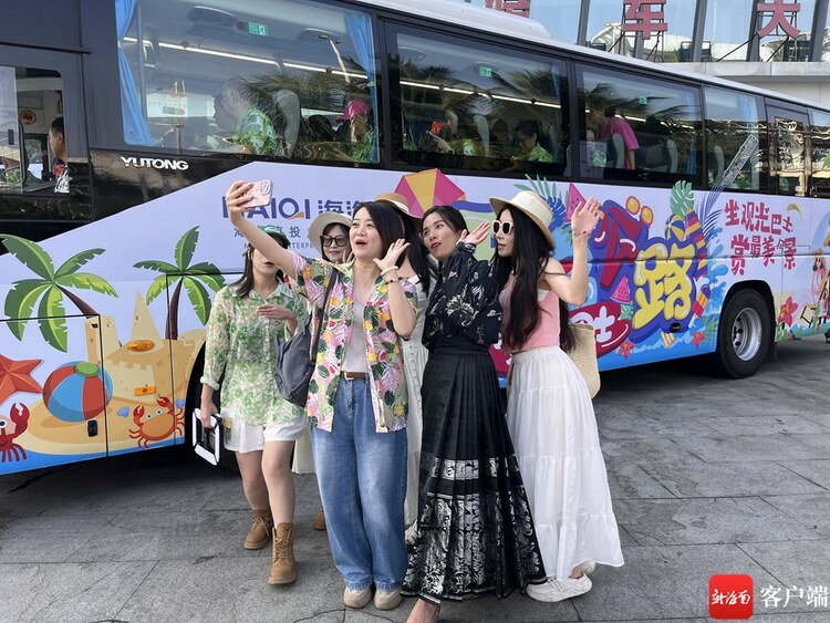 新玩法+新体验！海南环岛旅游公路观光巴士开通_fororder_00323032249_36c8174e