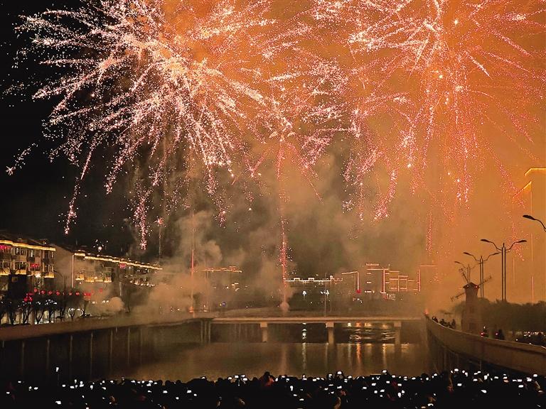 流光溢彩中国年 红红火火庆新春_fororder_微信图片_20240223091623