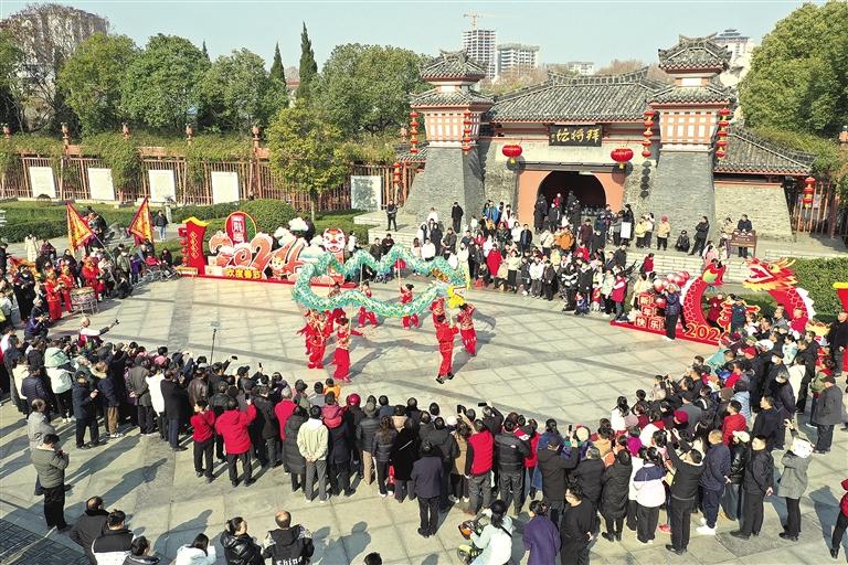 流光溢彩中国年 红红火火庆新春_fororder_微信图片_20240223091640