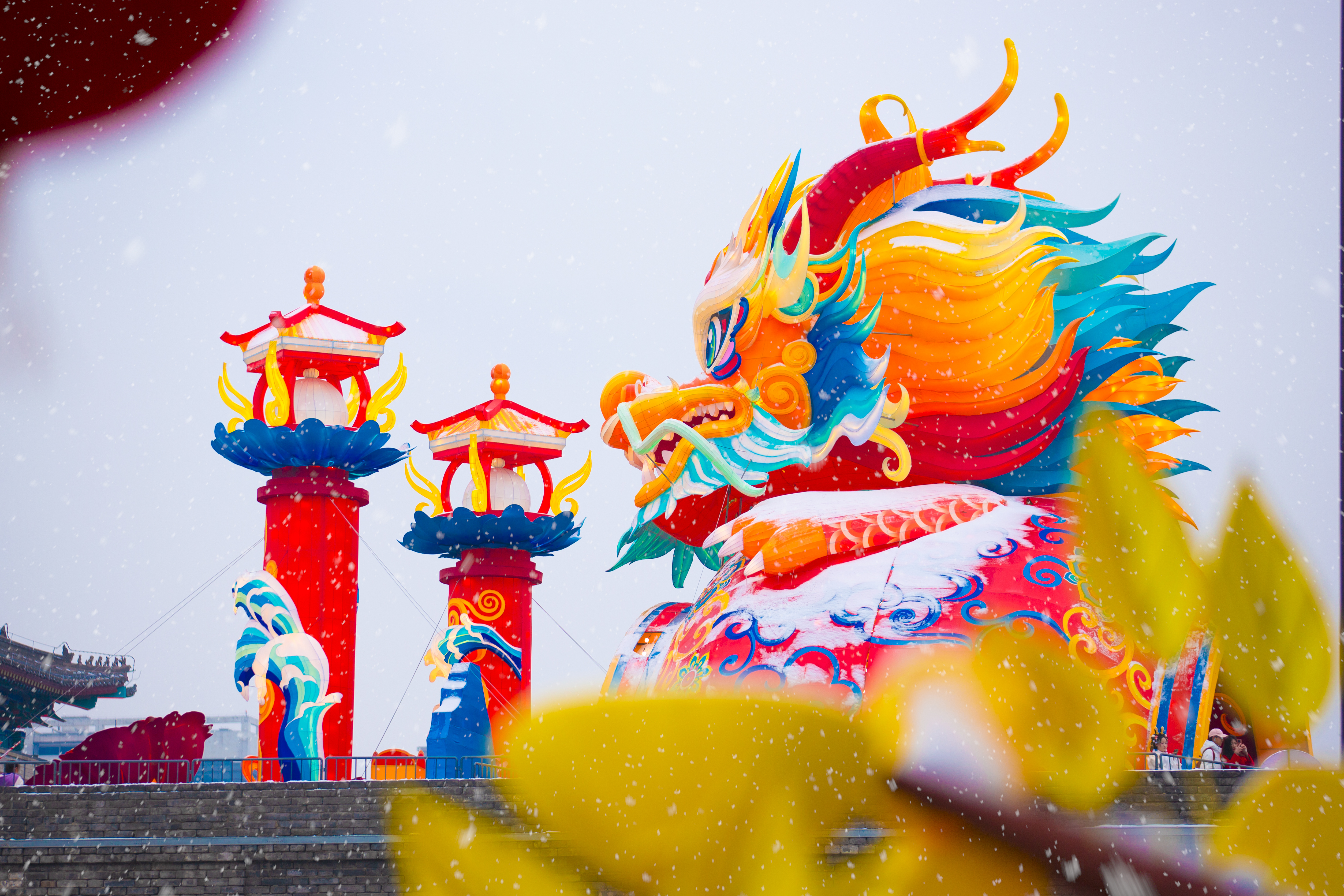 【光影里的陕西年】下雪后的西安有多美？快来“梦回大唐”_fororder_西安城墙 (1)