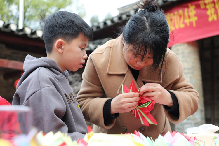 廣西靈川:包湯圓 做花燈 歡歡喜喜鬧元宵_fororder_圖片3
