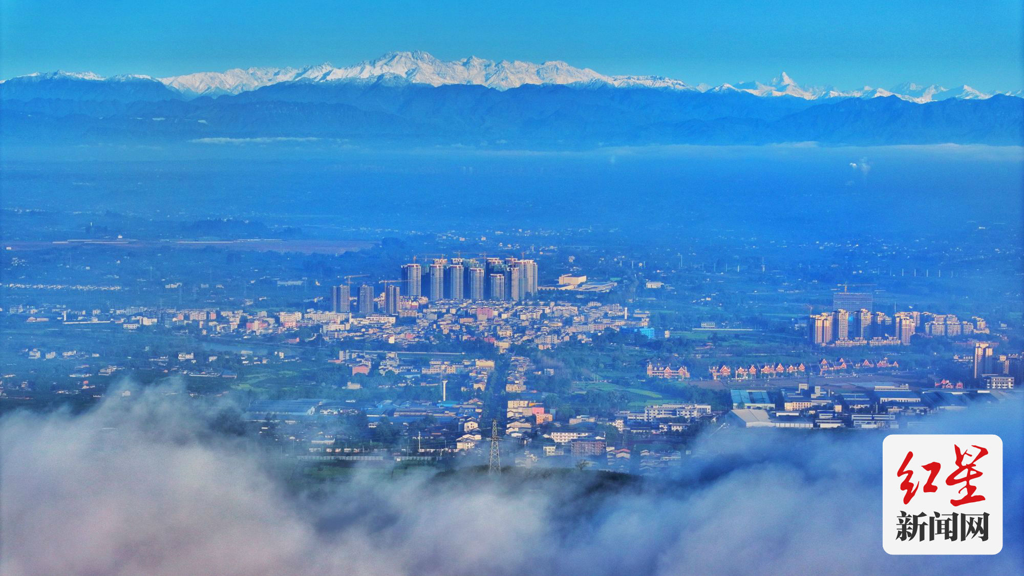 （转载）暖阳回归 在蒲江长秋山遥望雪山