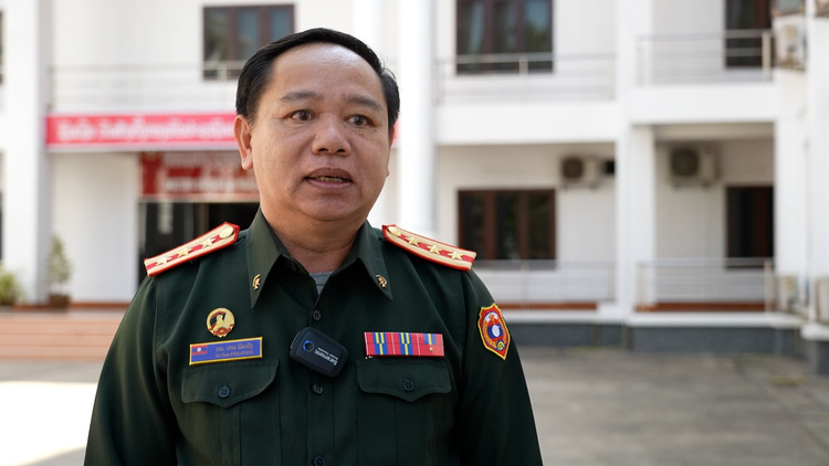 【新春走基层】中国军队第十批援老挝医疗专家组：跨国真情暖人心