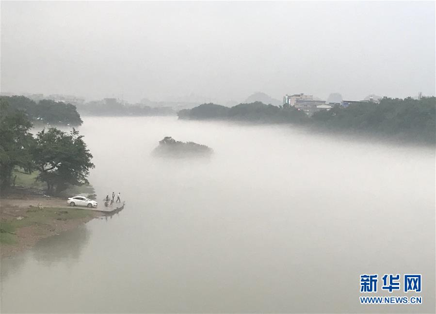 烟雨漓江