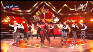 组图：空翻电胸抖臀超性感！韩星跳舞血脉喷张