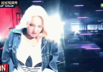 组图：空翻电胸抖臀超性感！韩星跳舞血脉喷张