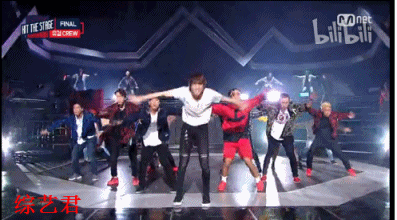 组图：空翻电胸抖臀超性感！韩星跳舞血脉喷张