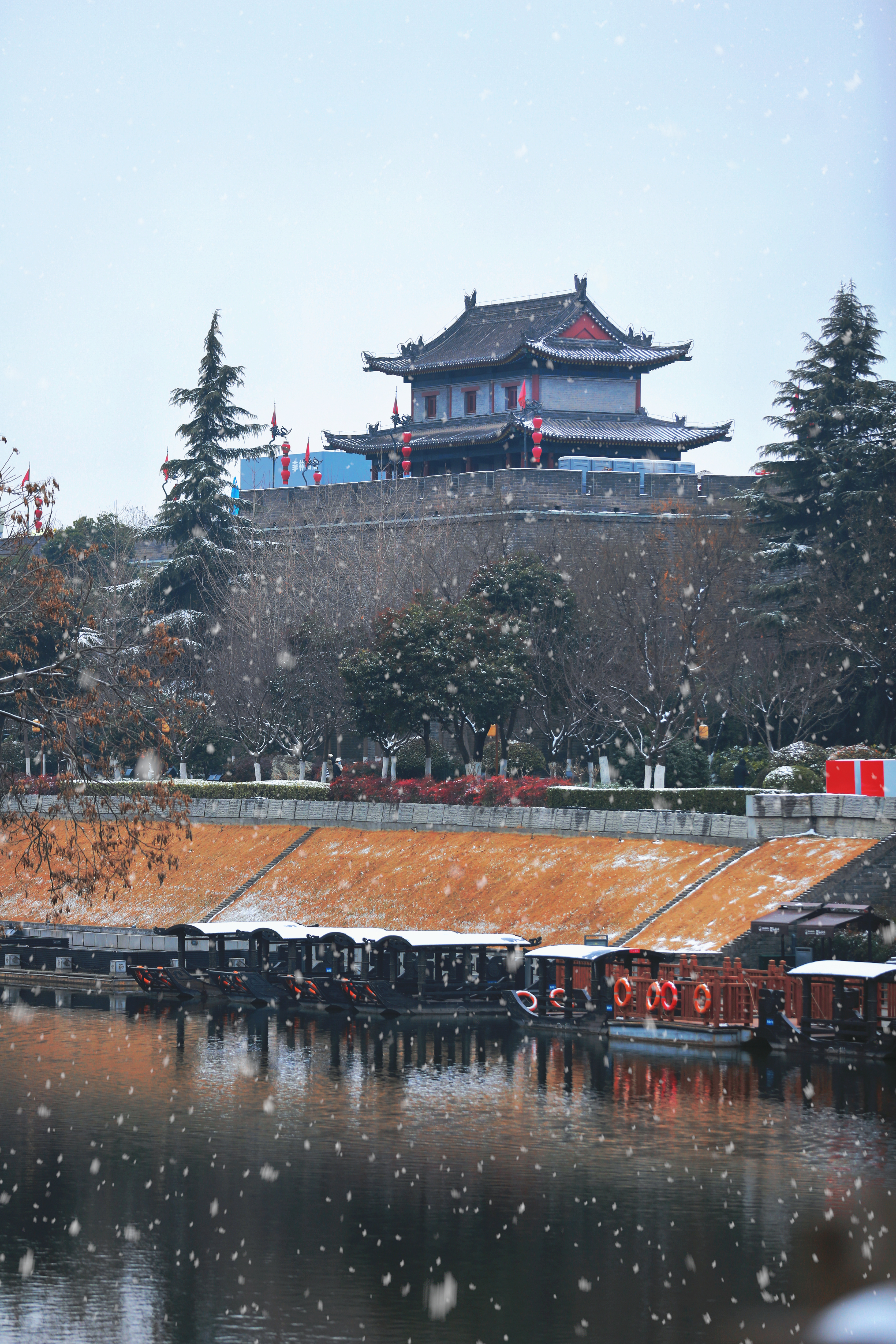 【光影里的陕西年】下雪后的西安有多美？快来“梦回大唐”_fororder_西安城墙 (2)