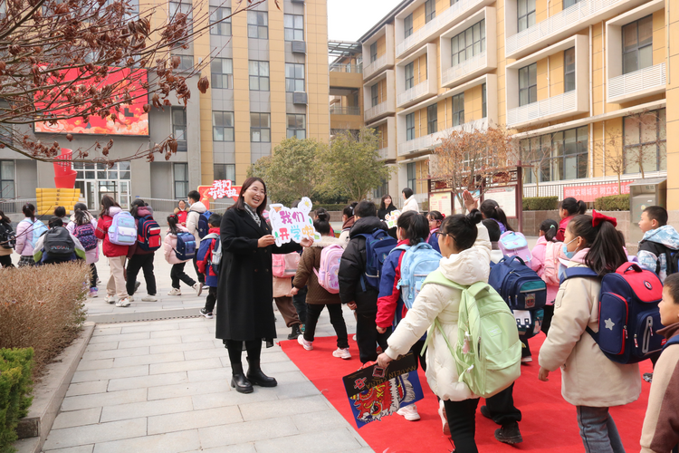 渭南市临渭区：春风至 学子归_fororder_图片2