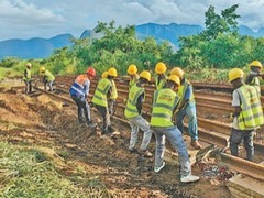 中企承建莫桑比克納卡拉走廊鐵路維養項目 “鐵路升級改造給地區發展帶來顯著變化”