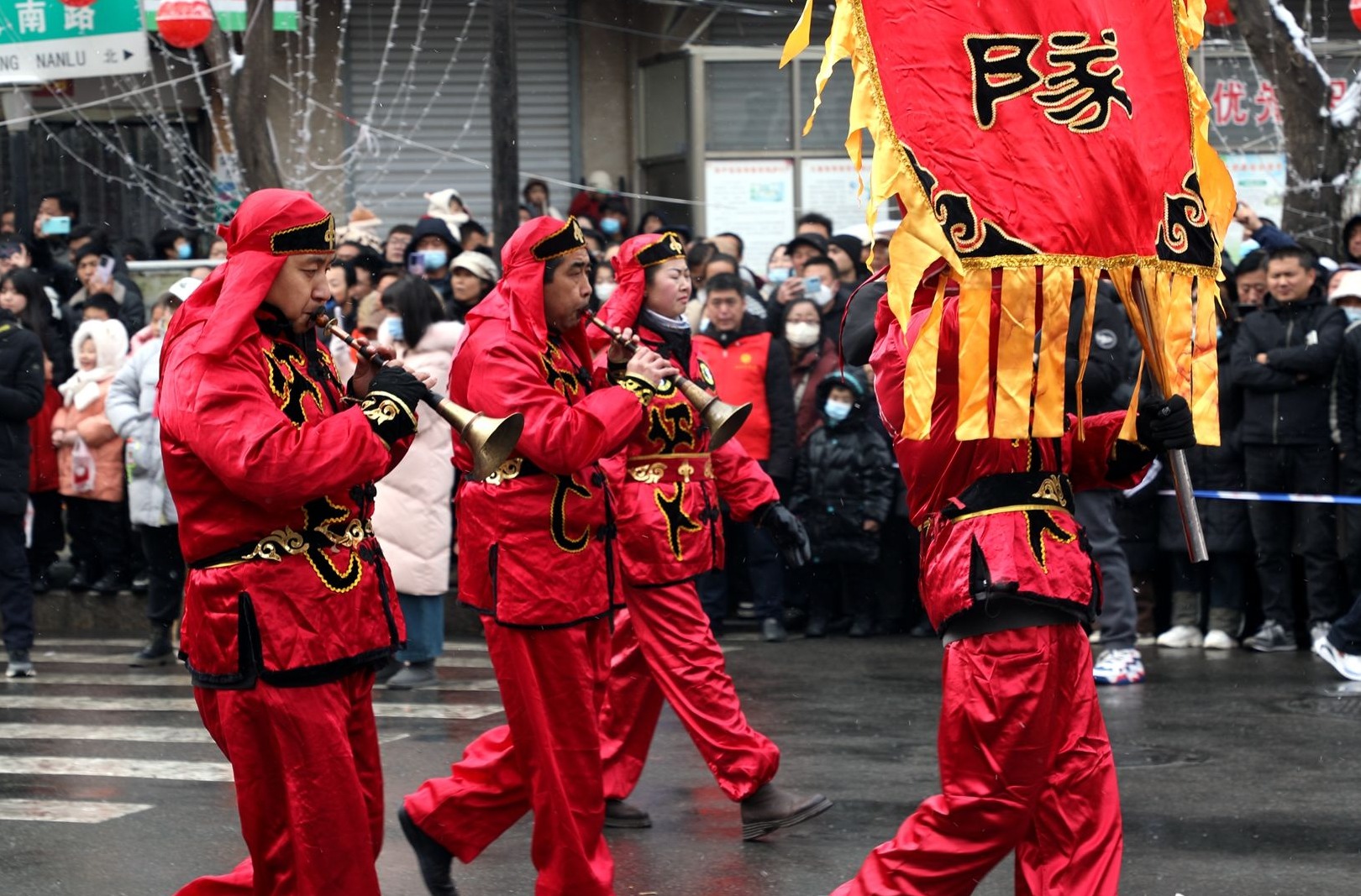 【原創】鑼鼓喧天歌盛世 龍騰獅舞鬧新春 天水市甘谷縣舉行2024年春節文化匯演活動_fororder_dfe87d7bc61d4feabc157712aae391d9