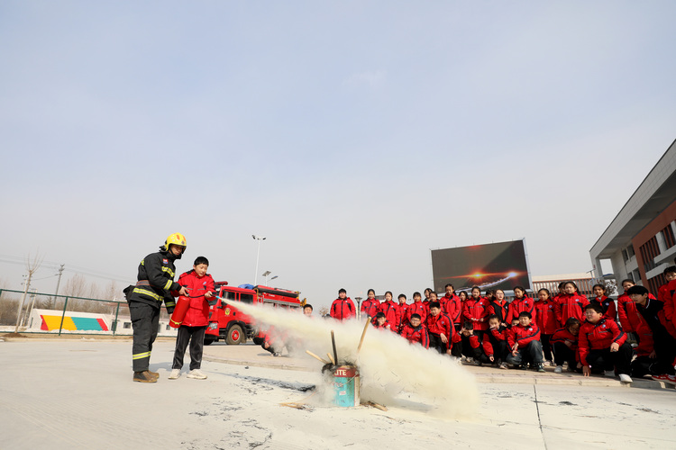 河北隆尧：消防进校园 上好“开学第一课”_fororder_11.JPG