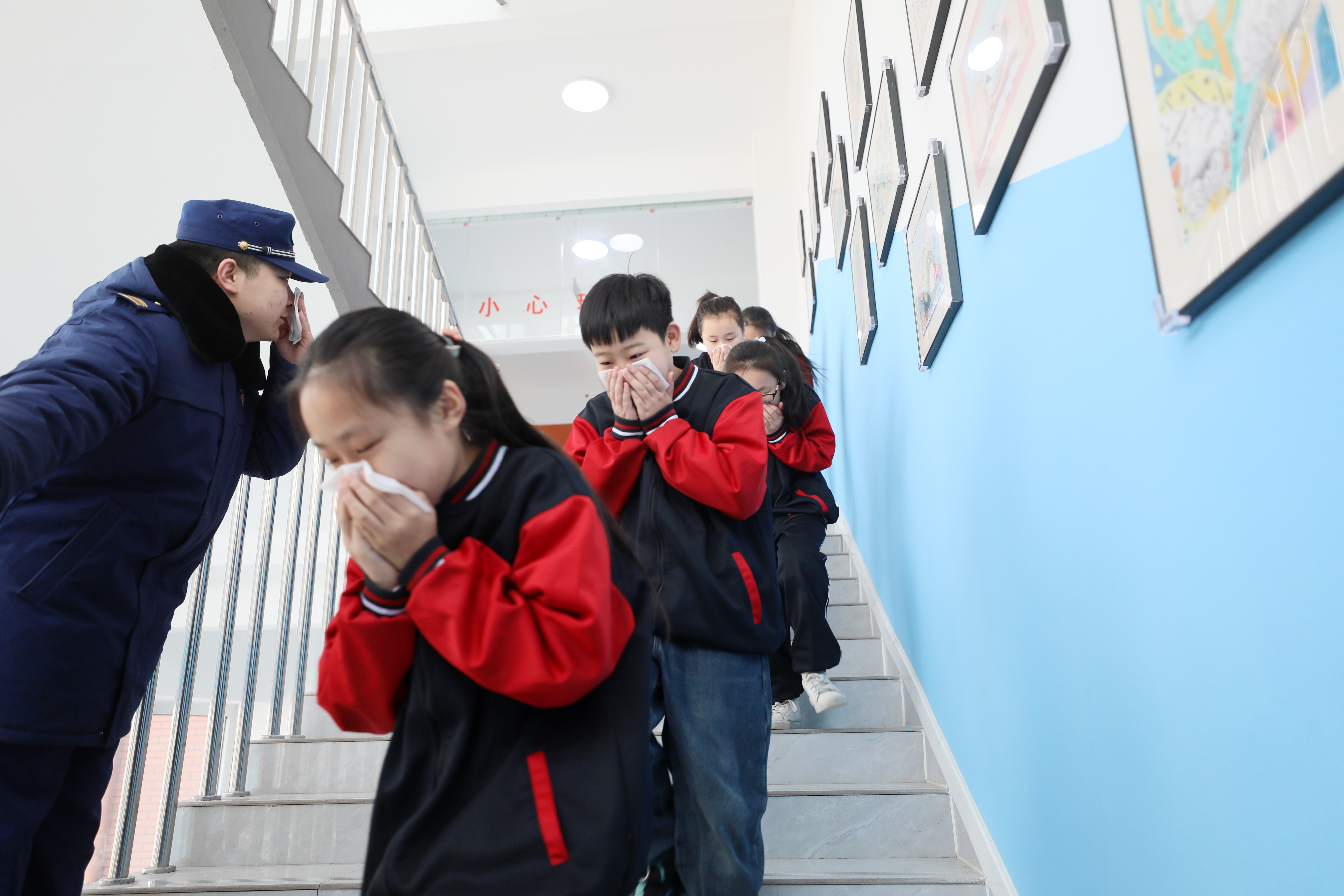 河北隆尧：消防进校园 上好“开学第一课”_fororder_4.JPG