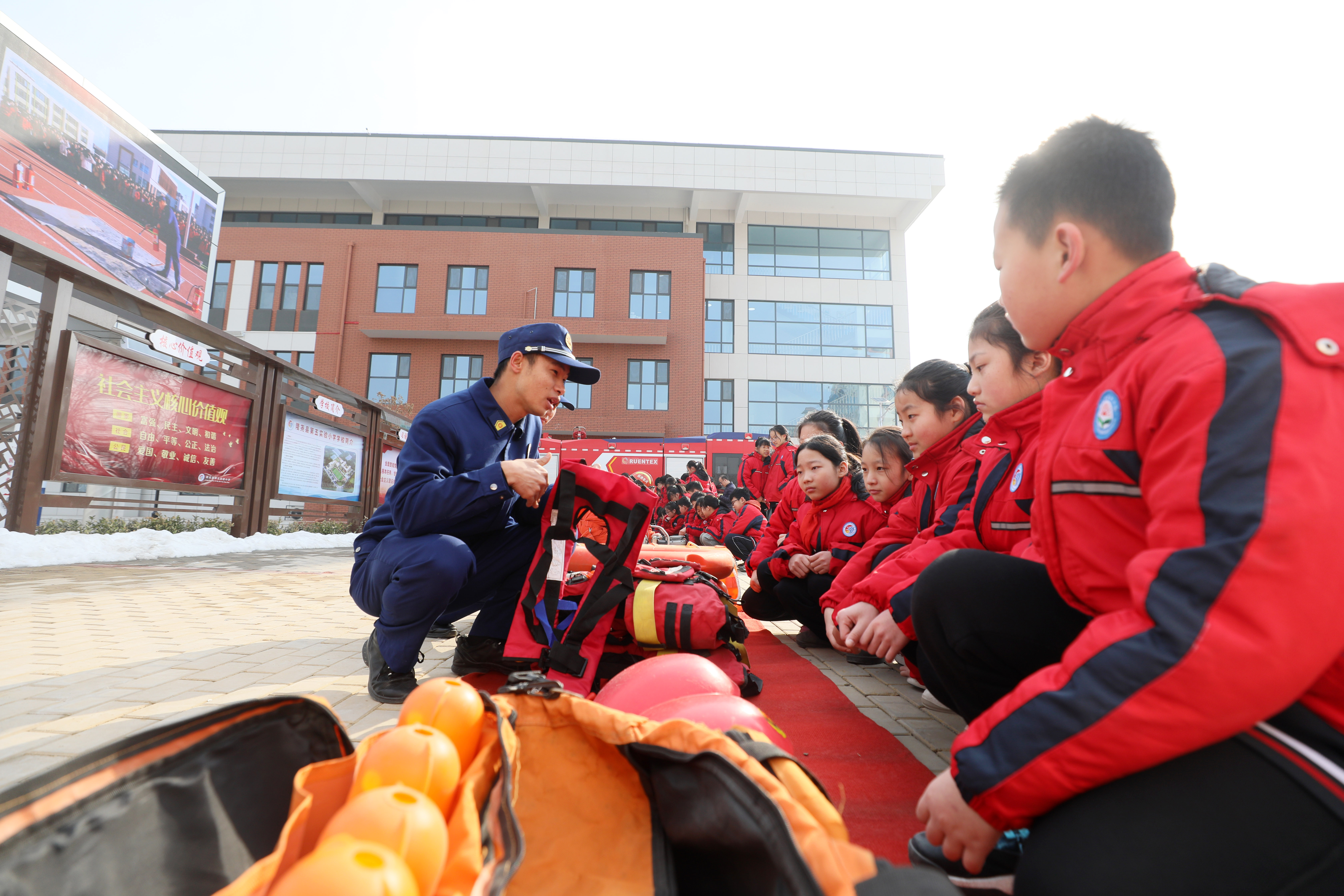 河北隆尧：消防进校园 上好“开学第一课”_fororder_9.JPG