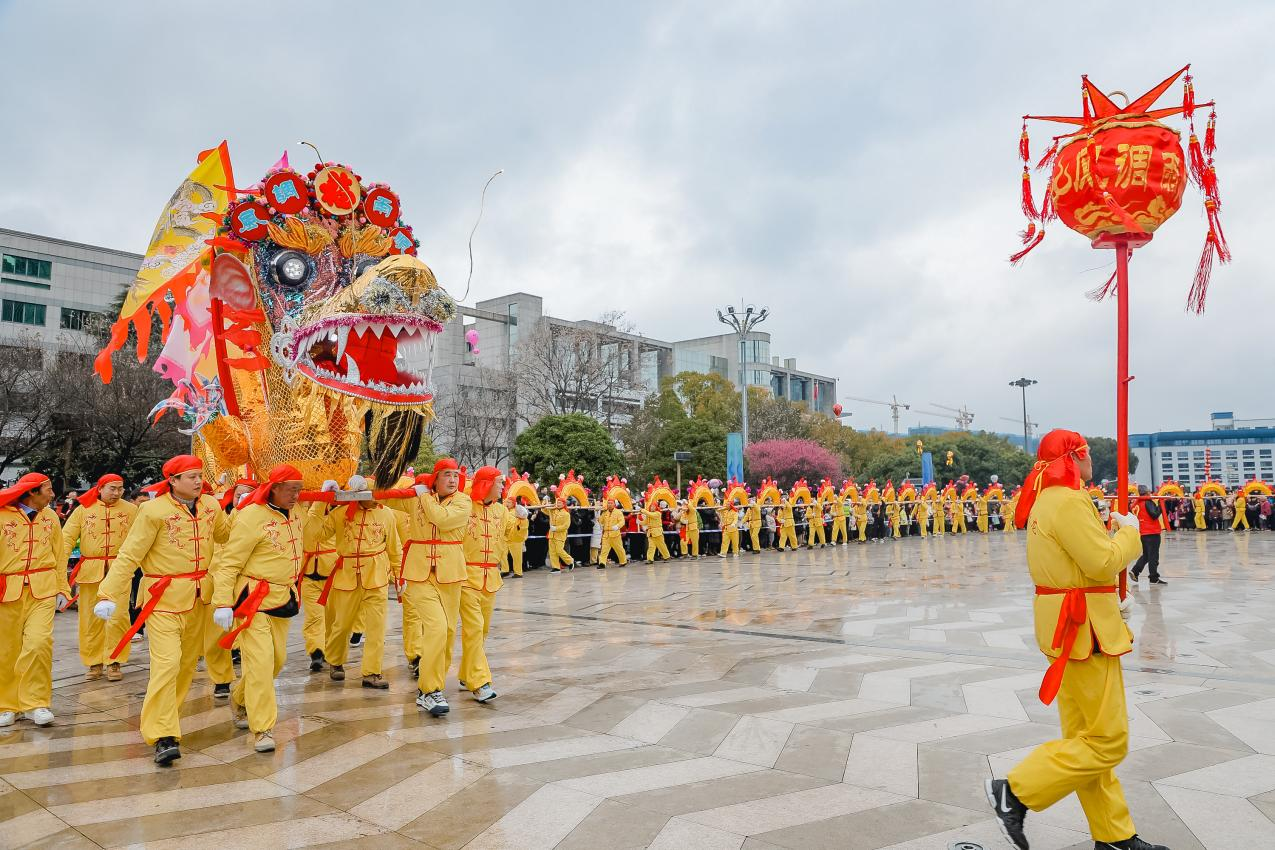 Zhejiang Tonglu: Popular Dragon Dance Brings Vitality of the Year of Dragon_fororder_图片3