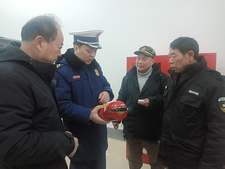 湖南新邵縣開展高層住宅小區消防安全專項檢查_fororder_圖片3